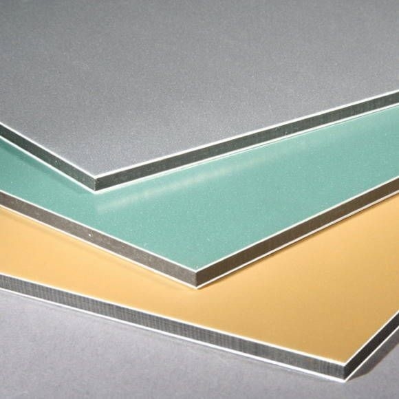 การตกแต่งภายนอก PVDF ACP แผ่นคอมโพสิตป้องกันไฟฟ้าสถิตย์ AA3003 สำหรับผนัง 1220 * 2440 มม