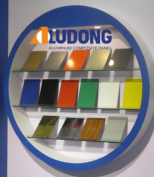 พานอลูมิเนียมประกอบ PVDF ที่สามารถปรับแต่งได้ มีสีสันหลากหลาย