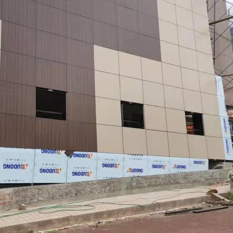 แผงคอมโพสิตอะลูมิเนียม PVDF เกรด B1 กันไฟ สำหรับตกแต่งผนังภายนอก