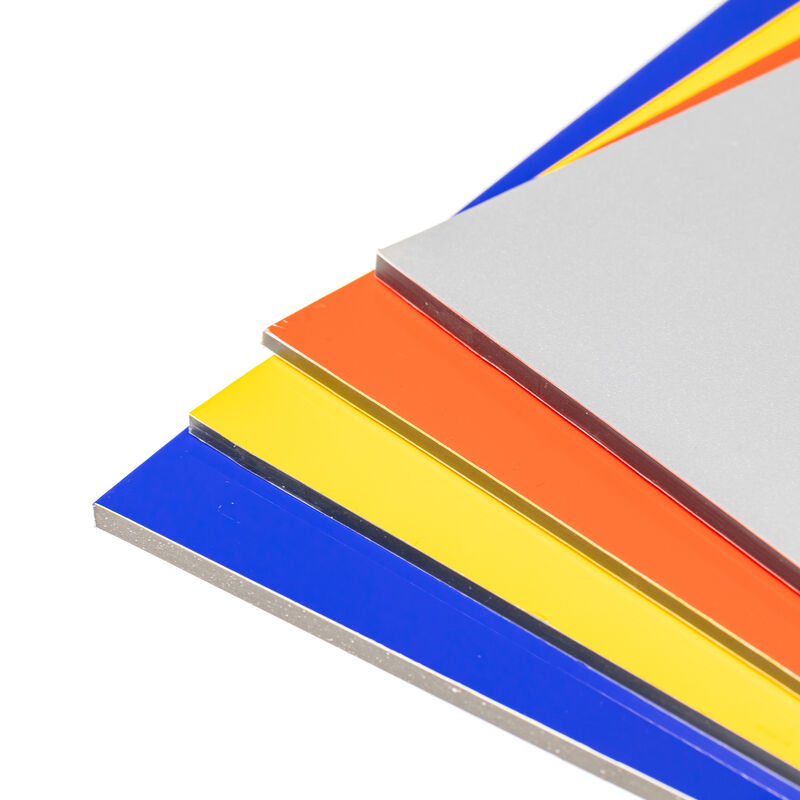แผงคอมโพสิตอลูมิเนียมเคลือบ PVDF 4 มม. น้ำหนักเบาทนทานต่อสภาพอากาศสำหรับการหุ้มผนังม่านภายนอก