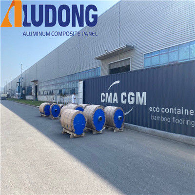 0.18mm Ultra Thin Glossy PE / PVDF Coated Aluminum Coil สําหรับการพิมพ์ป้ายป้าย