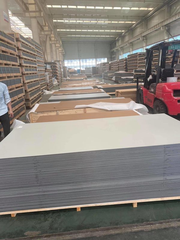 โครงสร้างสมัยใหม่ PVDF แผ่นผสมอลูมิเนียม ความแข็งแรงสูงและการบํารุงรักษาง่ายสําหรับการป้องกันที่ยั่งยืน