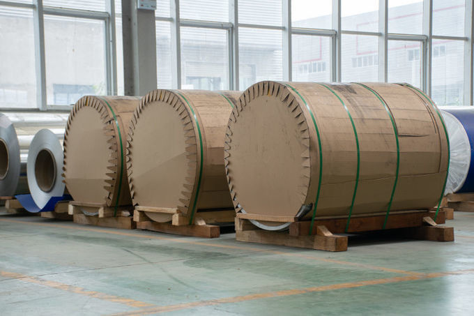 0.18mm Ultra Thin Glossy PE / PVDF Coated Aluminum Coil สําหรับการพิมพ์ป้ายป้าย