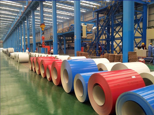 PE / PVDF เคลือบ Prepainted ม้วนอลูมิเนียม ACP ม้วนหน้าหรือหลังโรงสีรองพื้นสีรองพื้นเสร็จสิ้น