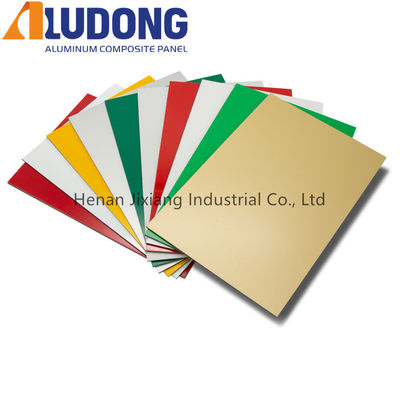 ISO 9001 โรงงาน 4mm ACP Sheet PVDF Coating ประหยัดและทนทานสําหรับอาคารหน้าต่าง ส่งเร็ว